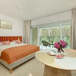 Apartman With Air Conditioning, Summer Pool