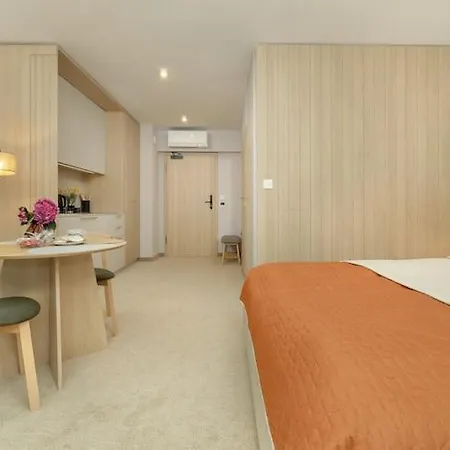 Holiday Studio With Air Conditioning, Summer Pool *