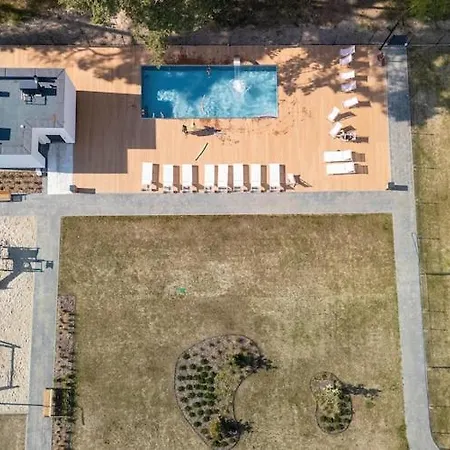 Holiday Studio With Air Conditioning, Summer Pool Appartamento *